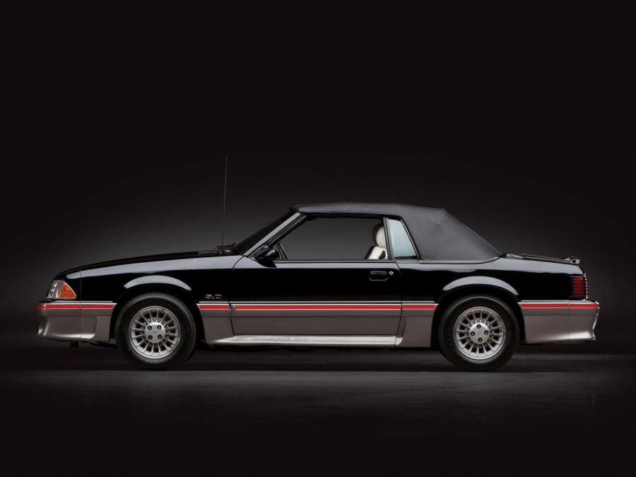  Ford Mustang GT 5.0 Convertible 1987 года  (фото 9 из 10)